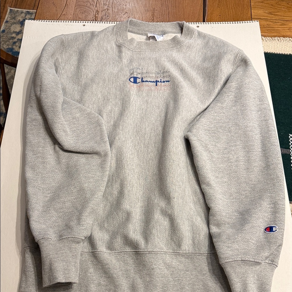 Champion Men's Crewneck Sweatshirt in Light Gray